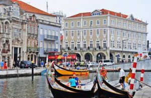 Cuidado com estes espanhóis: São uns bisbilhoteiros! Aveiro