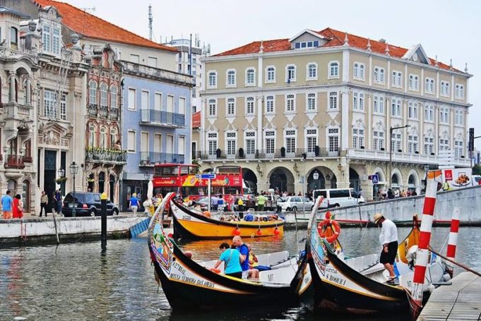 Cuidado com estes espanhóis: São uns bisbilhoteiros! Aveiro