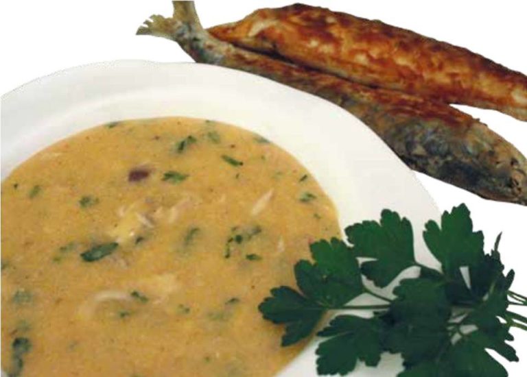 Cozinha algarvia: xarém com sardinhas. Não perca a receita!