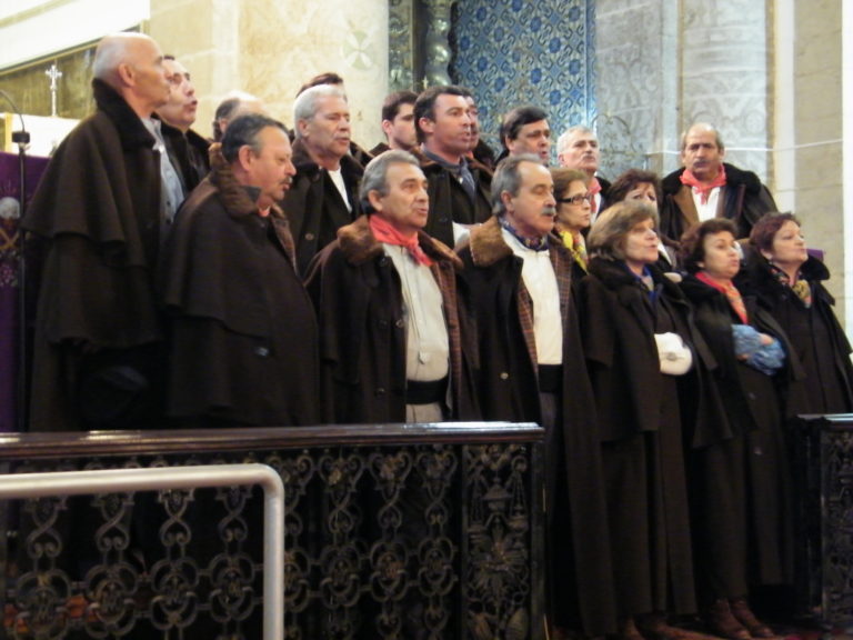 Pouco dado aos cantos religiosos, pródigo em cantares ao Menino!