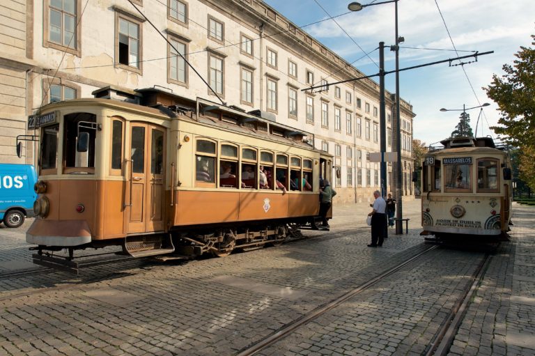 Vai um passeio de eléctrico pelo Porto?
