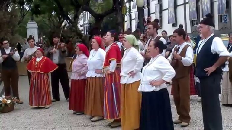 O Gosto de Cantar e de Bailar no Rochão (Camacha – Madeira)