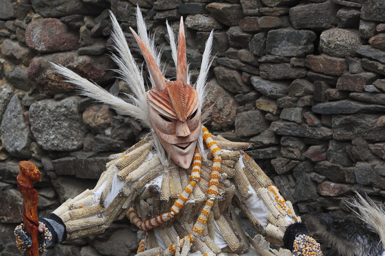 Ameaça de invasão na Baixa lisboeta. Todos mascarados!
