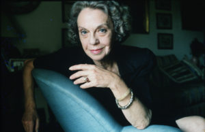 “Porque os outros se compram e se vendem / E os seus gestos dão sempre dividendo” Sophia de Mello Breyner Andresen
