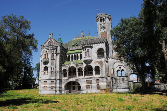 10 lugares abandonados em Portugal de rara beleza Castelo da Dona Chica