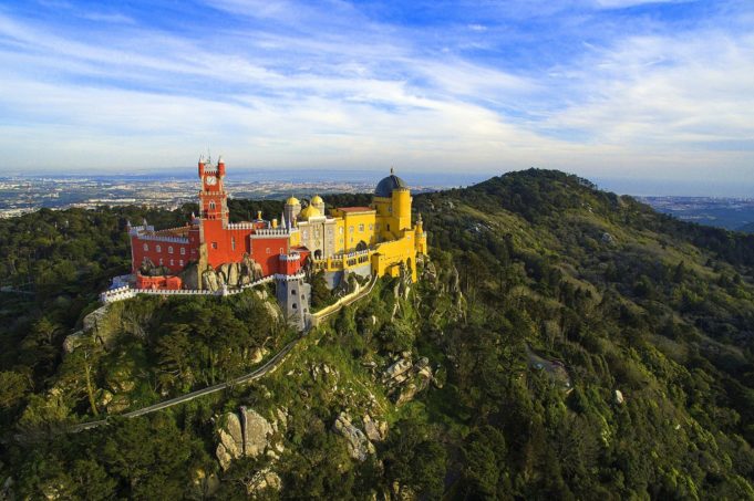 Os 25 locais em Portugal de que os turistas estrangeiros mais gostam Palácio da Pena