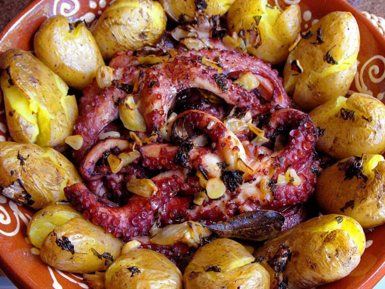 Polvo à Lagareiro, origem e receita